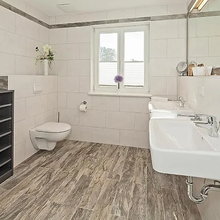 Holiday home Der Westfluegel Mme Mimi 54
