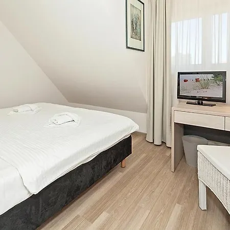 Der Westfluegel Mme Mimi 54 * Stolpe auf Usedom